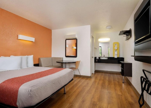 Motel 6-Camarillo, CA image 11