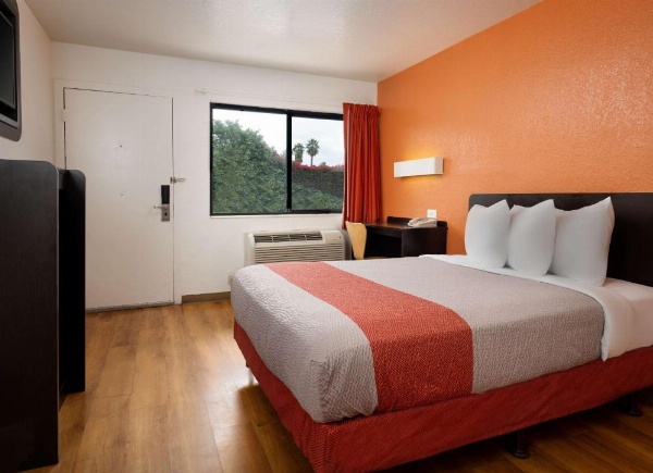 Motel 6-Camarillo, CA image 8