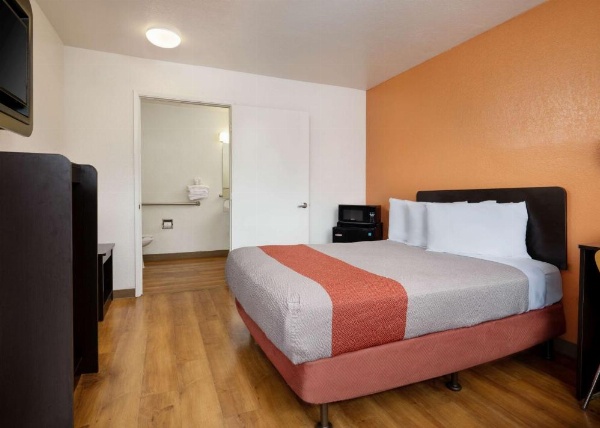 Motel 6-Camarillo, CA image 9